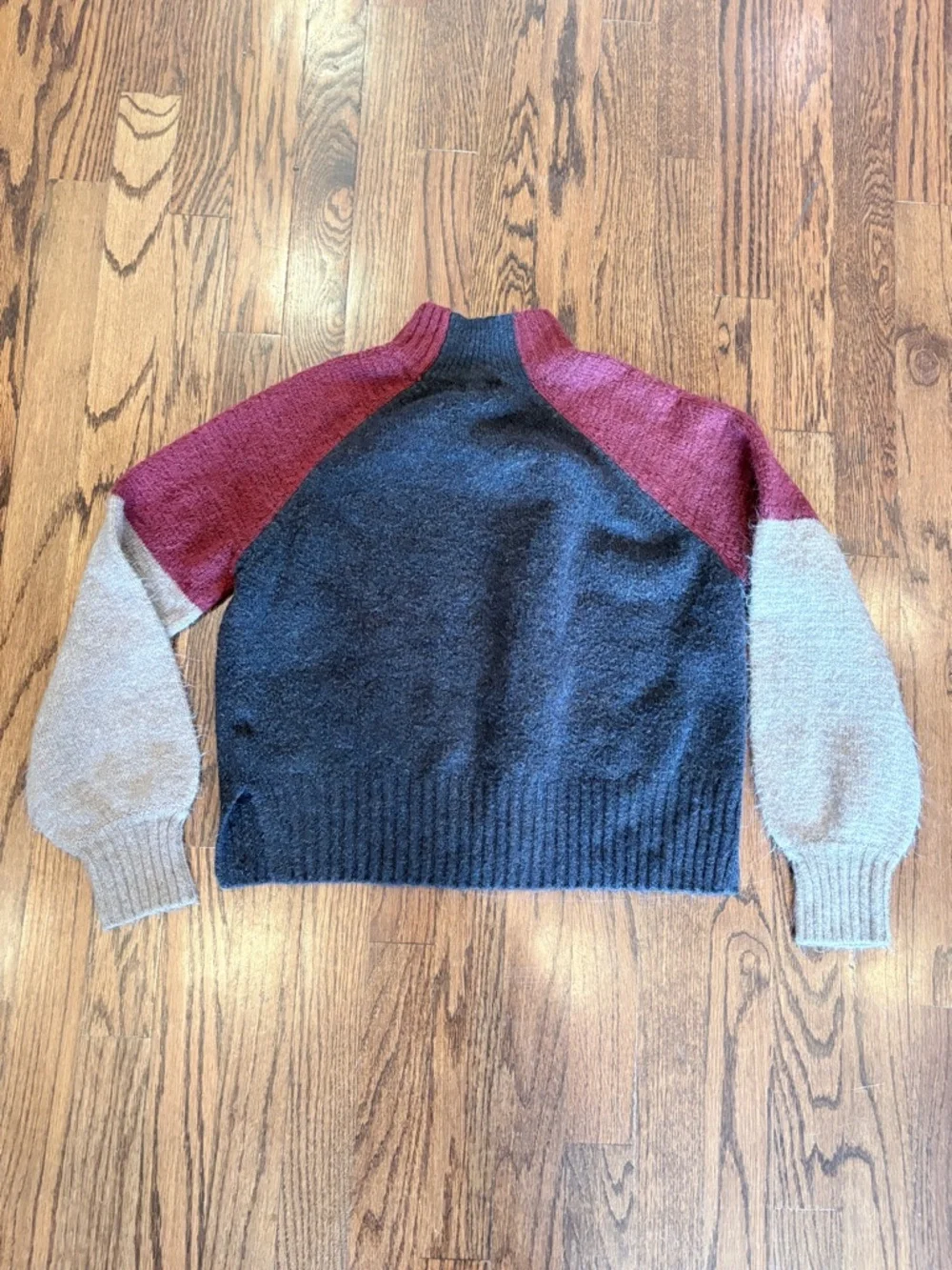 Vigoss Colorblock Mockneck Pullover‎ Sweater in Charcoal, Burgundy & Taupe